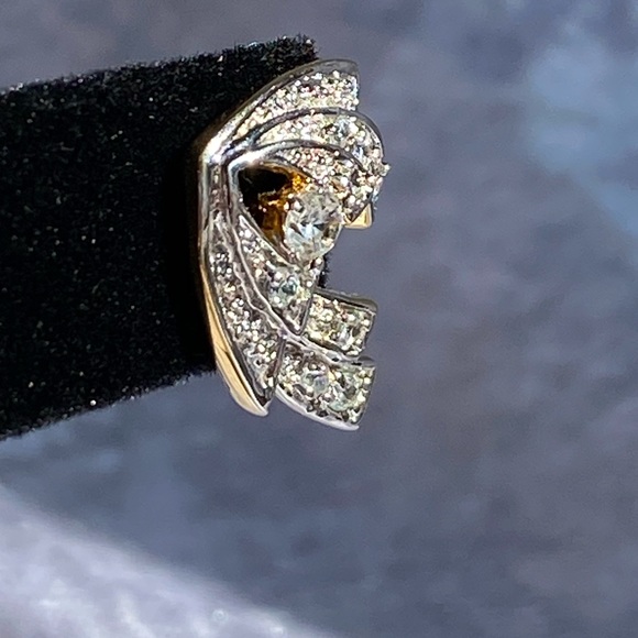 Jacqueline Kennedy JBK Clear Crystal Rhinestone Two Tone Earrings - Picture 5 of 14